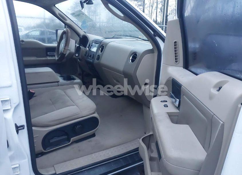 Photo 5 of 2004 Ford F-150 XLT (VIN 1FTRW12W14KC48930)