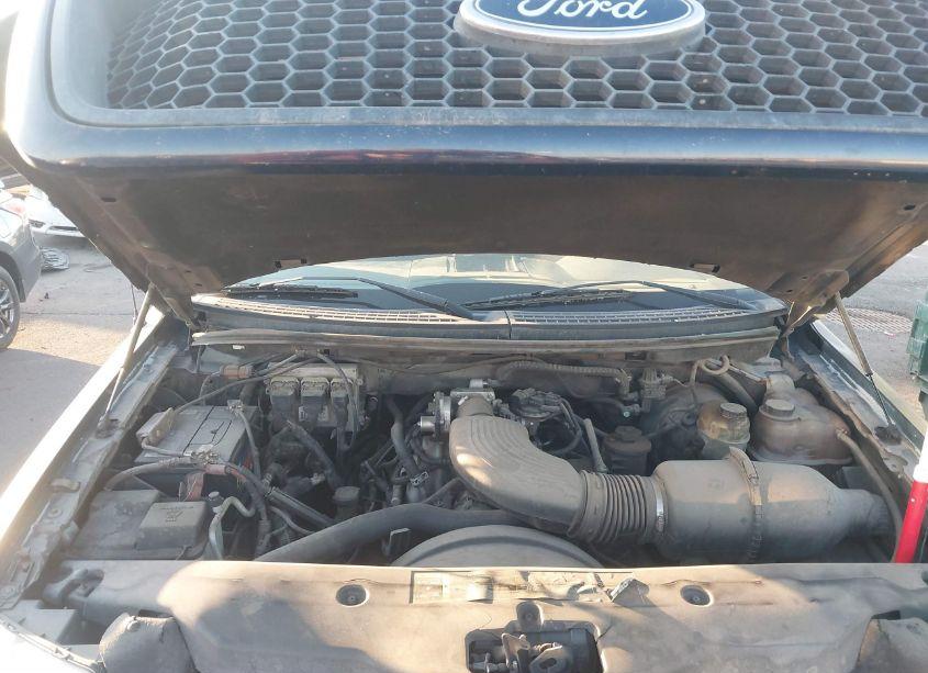 Photo 10 of 2004 Ford F-150 XLT (VIN 1FTRW12W14KD52091)