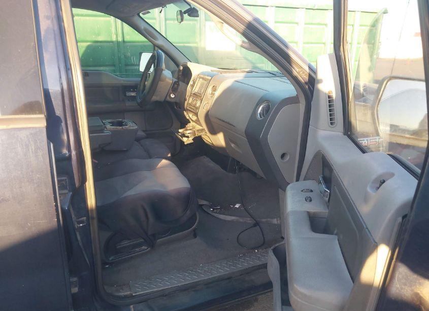 Photo 5 of 2004 Ford F-150 XLT (VIN 1FTRW12W14KD52091)