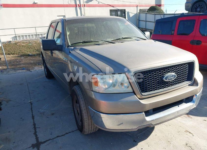 2005 Ford F-150 XLT (VIN 1FTRW12W15KC31952) main photo