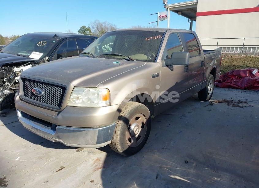 Photo 2 of 2005 Ford F-150 XLT (VIN 1FTRW12W15KC31952)