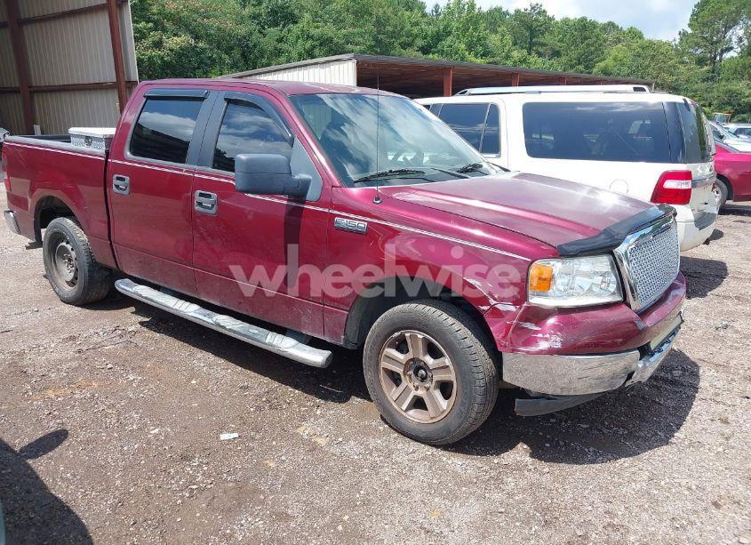 2005 Ford F-150 XLT (VIN 1FTRW12W15KC97658) main photo