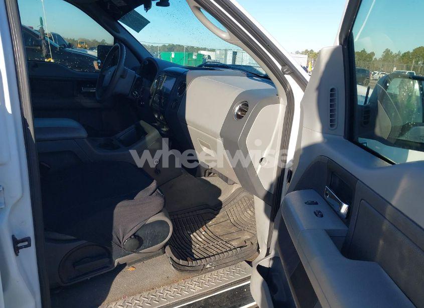 Photo 5 of 2004 Ford F-150 XLT (VIN 1FTRW12W24KA52706)