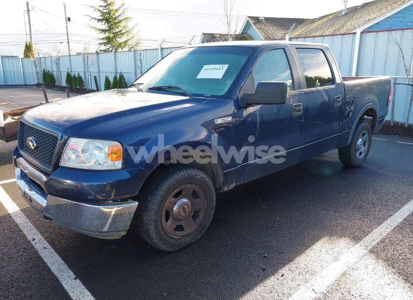 Photo 2 of 2005 Ford F-150 XLT (VIN 1FTRW12W25KB58736)