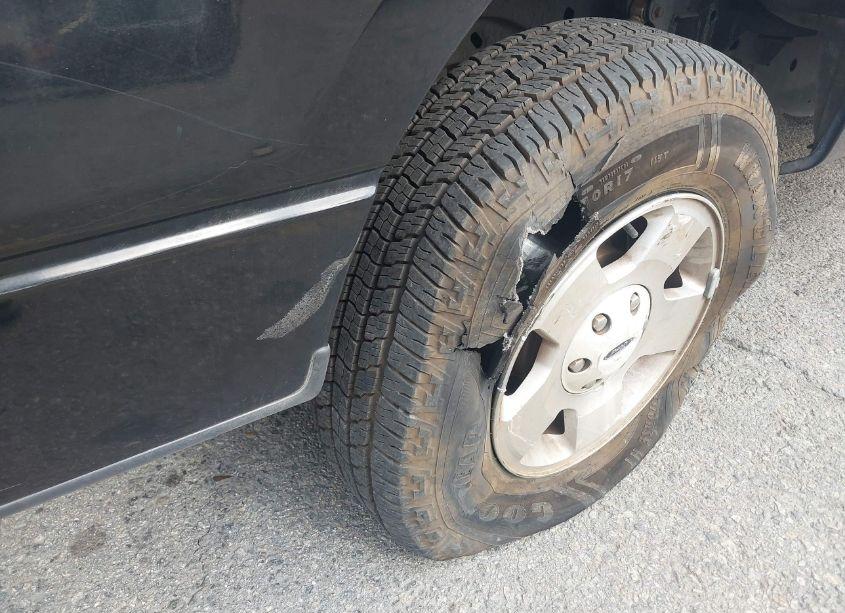 Photo 6 of 2004 Ford F-150 XLT (VIN 1FTRW12W34KB84650)