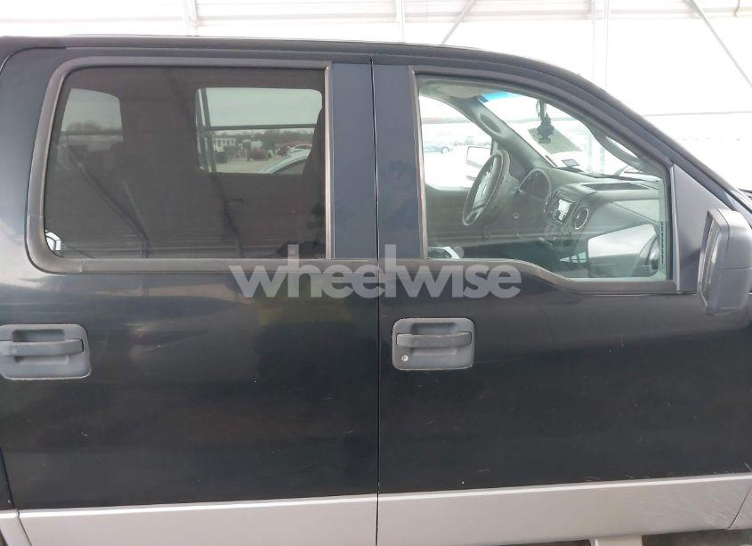 Photo 13 of 2005 Ford F-150 XLT (VIN 1FTRW12W35FB45809)