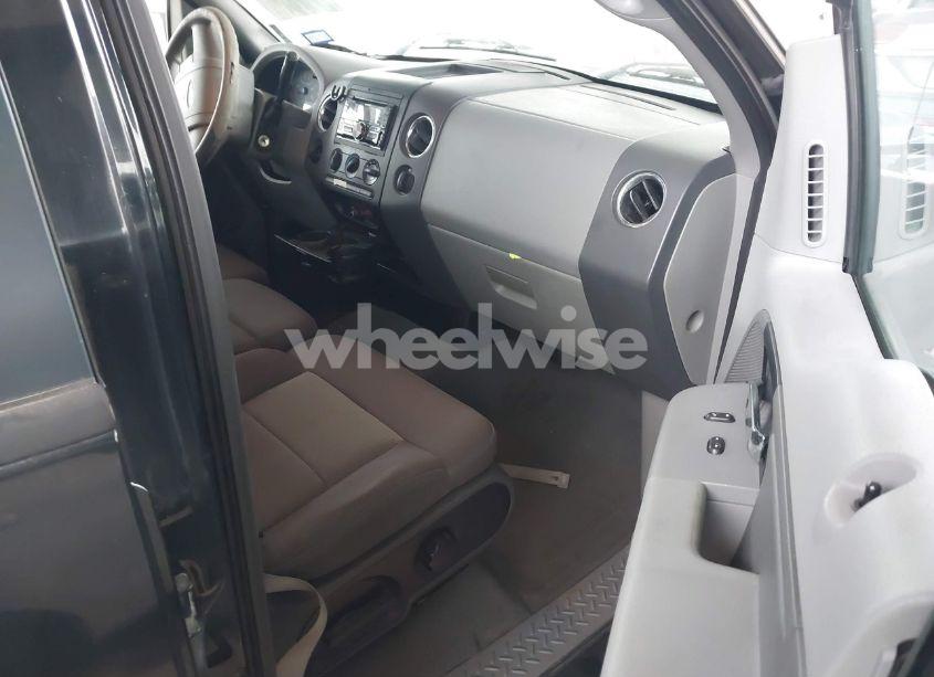 Photo 5 of 2005 Ford F-150 XLT (VIN 1FTRW12W35FB45809)