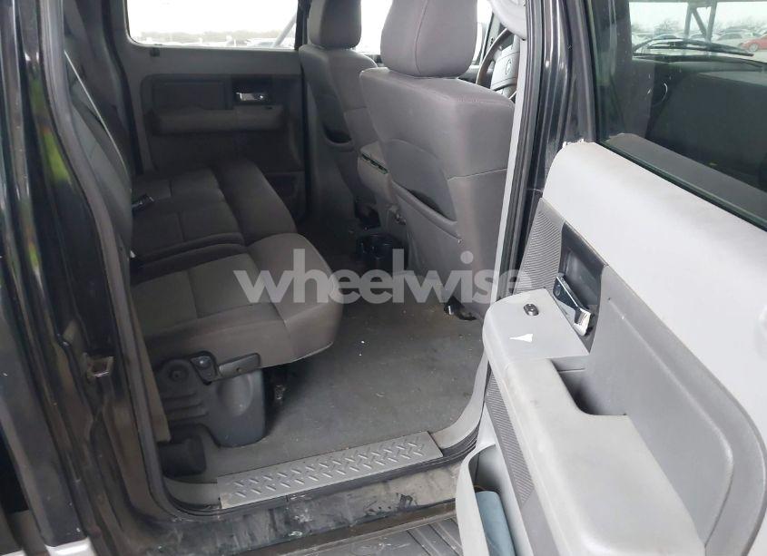 Photo 8 of 2005 Ford F-150 XLT (VIN 1FTRW12W35FB45809)