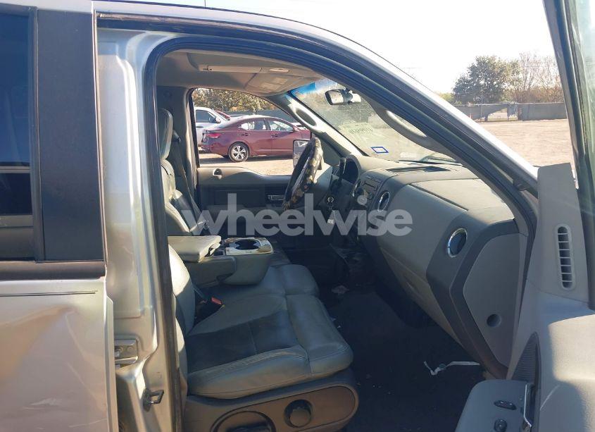 Photo 5 of 2005 Ford F-150 XLT (VIN 1FTRW12W35KD32409)