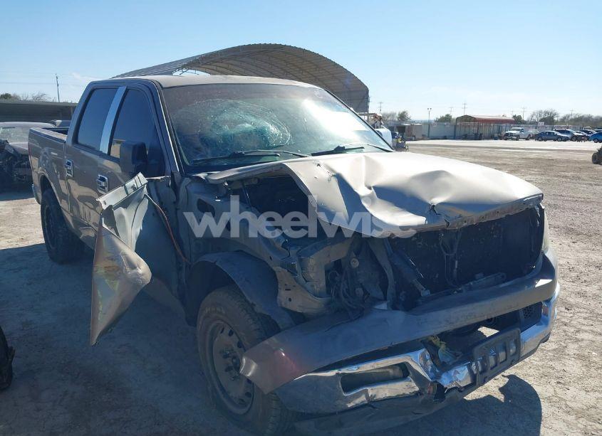 2004 Ford F-150 XLT (VIN 1FTRW12W44KD39562) main photo