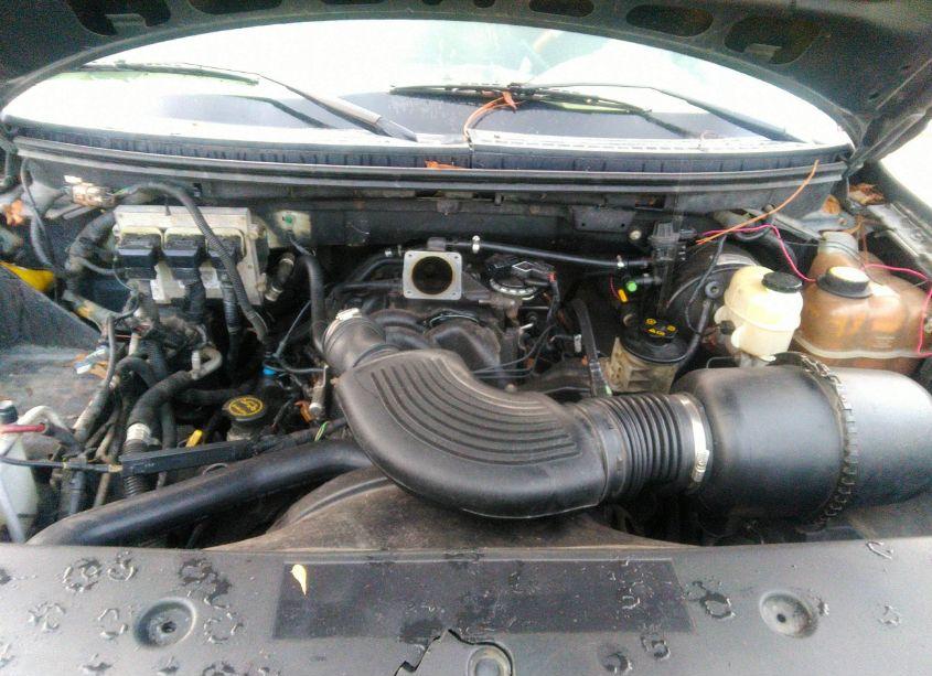 Photo 10 of 2005 Ford F-150 XLT (VIN 1FTRW12W45FA83840)