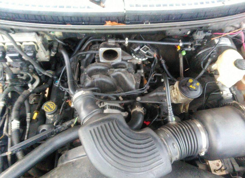 Photo 6 of 2005 Ford F-150 XLT (VIN 1FTRW12W45FA83840)