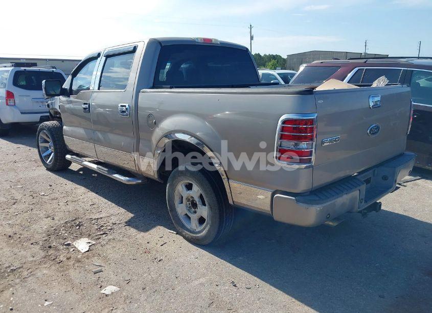 Photo 3 of 2005 Ford F-150 XLT (VIN 1FTRW12W45KC33940)