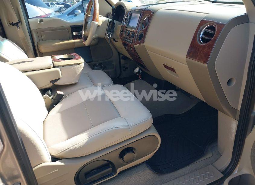 Photo 5 of 2005 Ford F-150 XLT (VIN 1FTRW12W45KC33940)