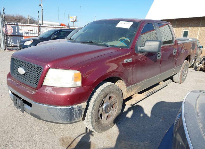 Photo 2 of 2006 Ford F-150 XLT (VIN 1FTRW12W56FA92824)