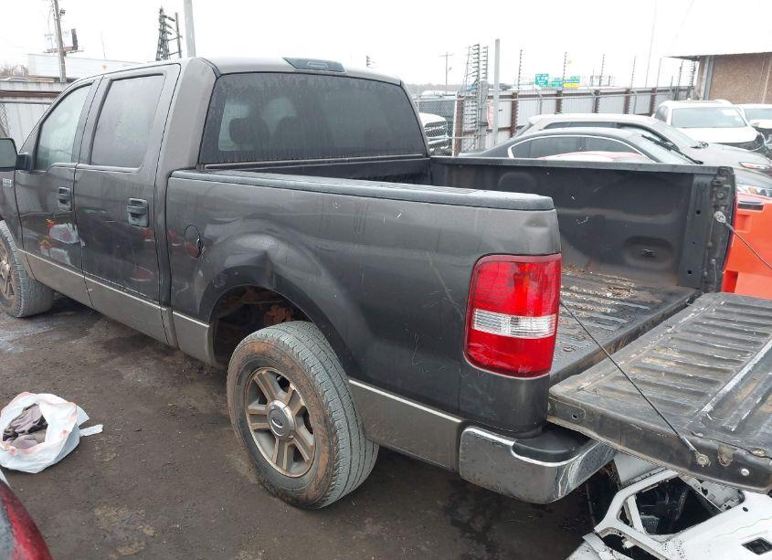 Photo 3 of 2005 Ford F-150 XLT (VIN 1FTRW12W65FB51426)