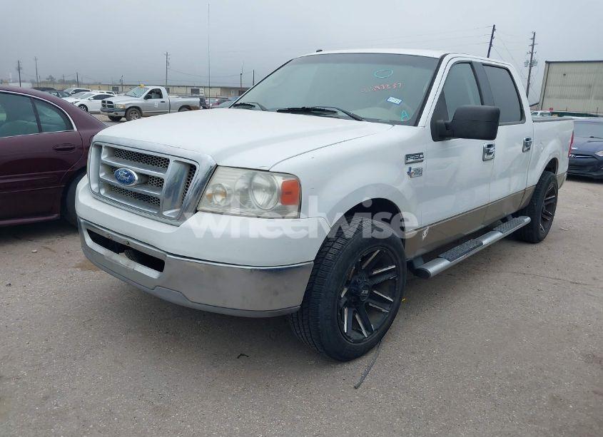 Photo 2 of 2006 Ford F-150 XLT (VIN 1FTRW12W76KD38084)