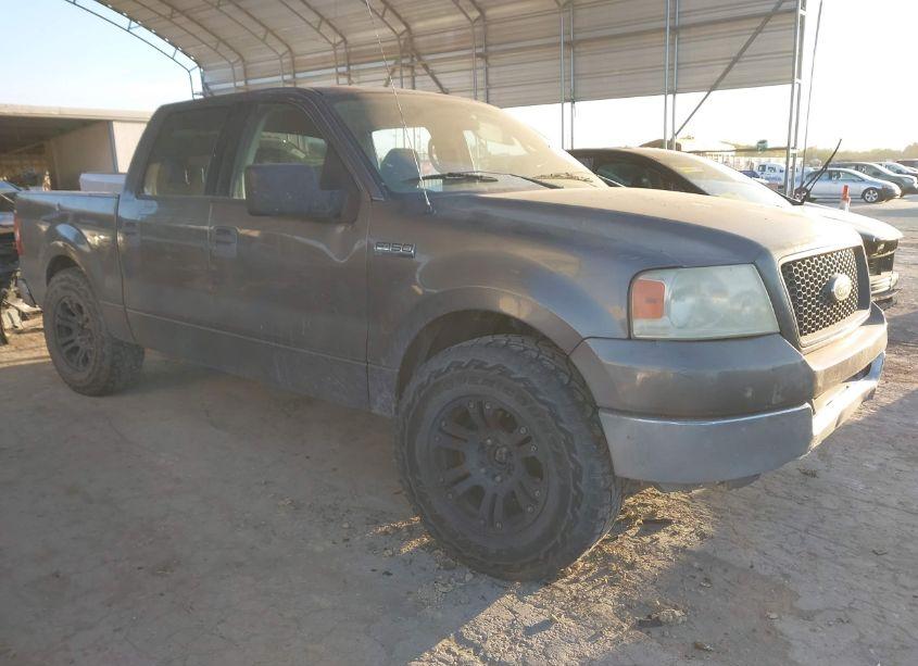 2004 Ford F-150 XLT (VIN 1FTRW12W84KD41640) main photo