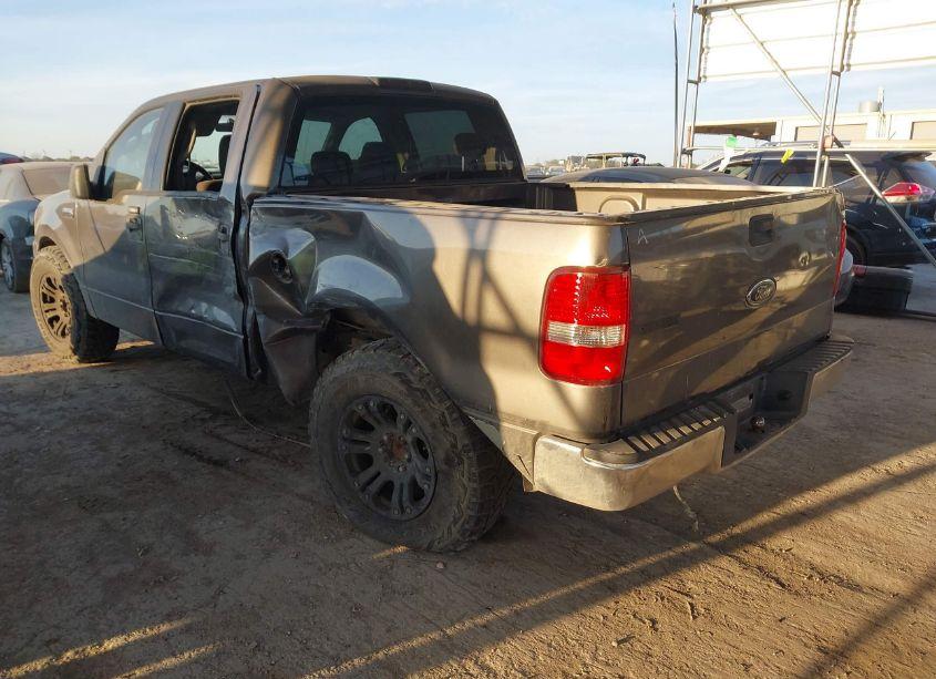 Photo 3 of 2004 Ford F-150 XLT (VIN 1FTRW12W84KD41640)