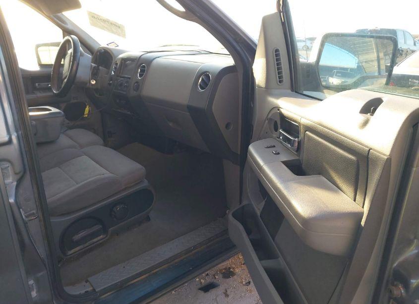 Photo 5 of 2004 Ford F-150 XLT (VIN 1FTRW12W84KD41640)