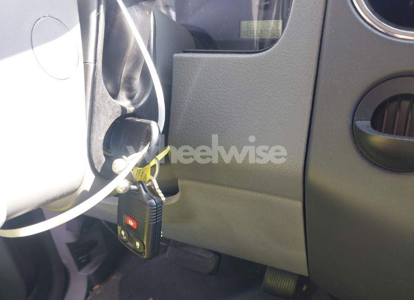 Photo 11 of 2005 Ford F-150 XLT (VIN 1FTRW12W95FA28428)