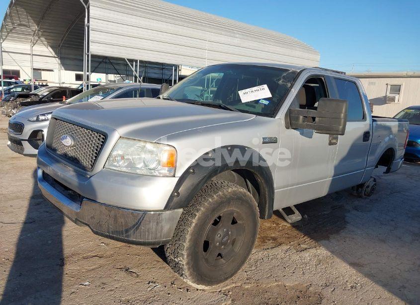 Photo 2 of 2005 Ford F-150 XLT (VIN 1FTRW12W95KC85662)