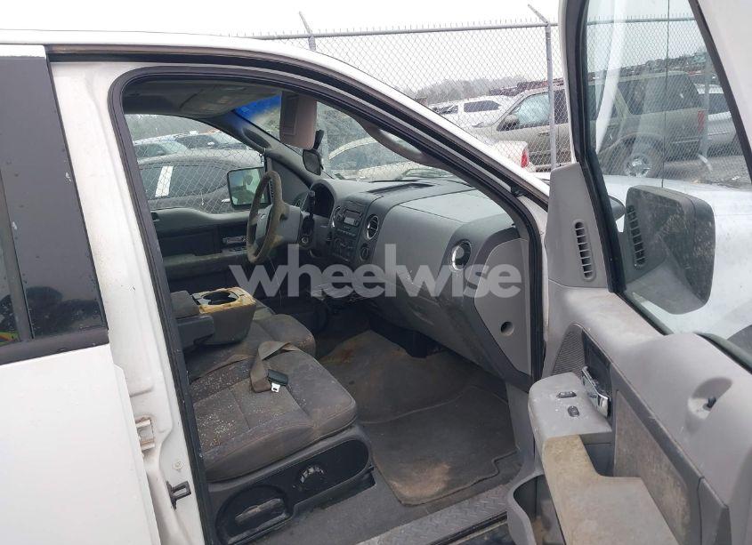 Photo 5 of 2004 Ford F-150 XLT (VIN 1FTRW12WX4KA28119)