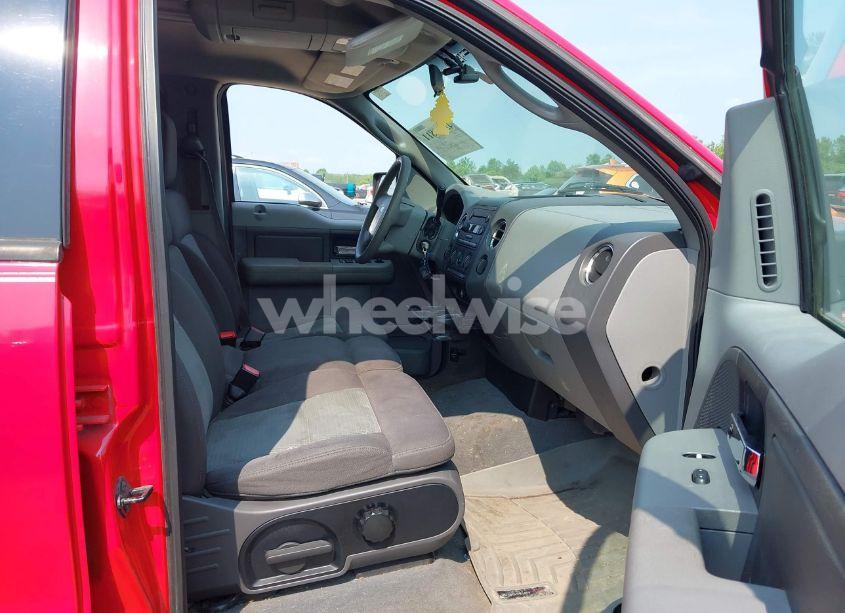 Photo 5 of 2004 Ford F-150 XLT (VIN 1FTRW14W04KD23937)