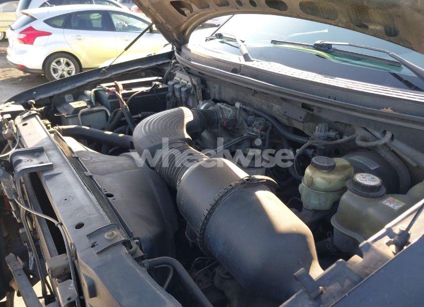 Photo 12 of 2005 Ford F-150 STX/XLT (VIN 1FTRX02W85KB90064)