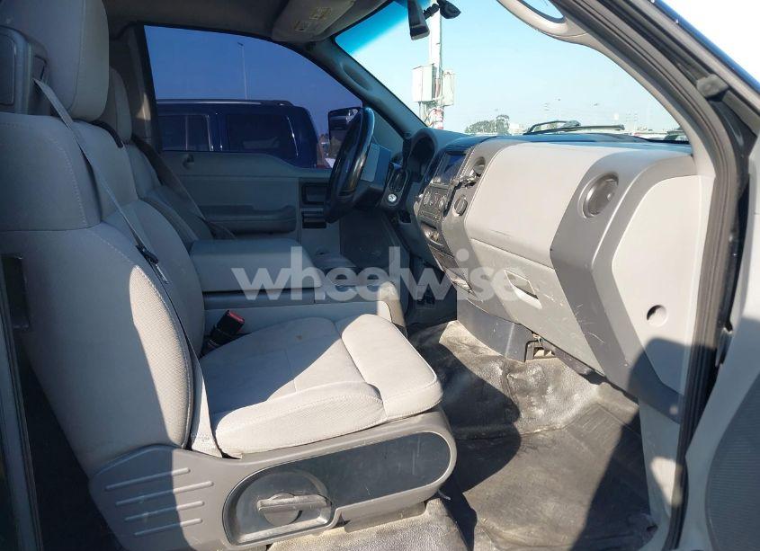 Photo 5 of 2005 Ford F-150 STX/XLT (VIN 1FTRX02W85KB90064)