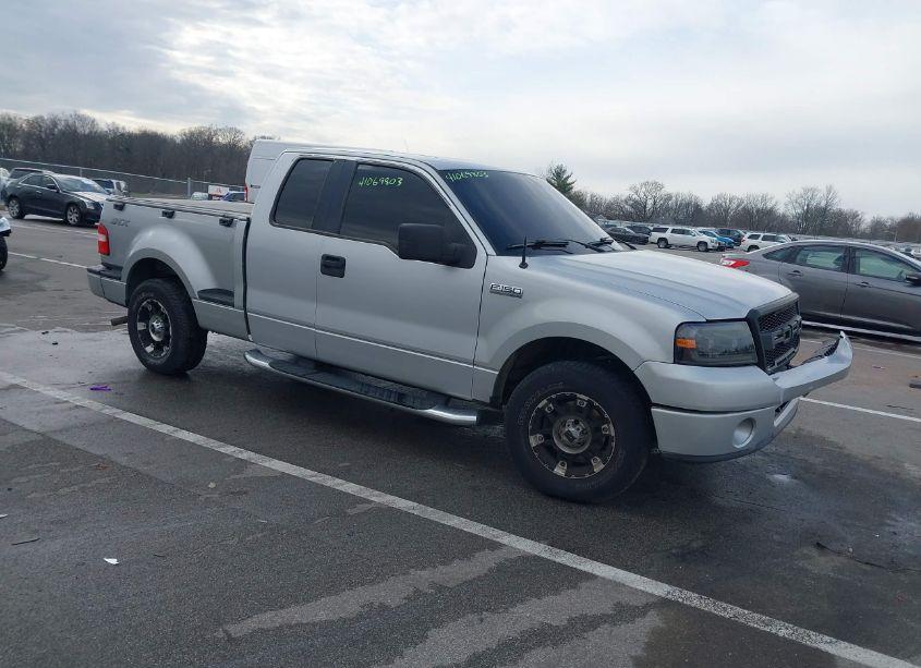2006 Ford F-150 STX/XLT (VIN 1FTRX02W96KC85007) main photo