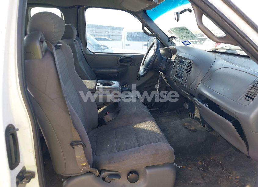 Photo 5 of 2002 Ford F-150 XL/XLT (VIN 1FTRX07262KB49014)