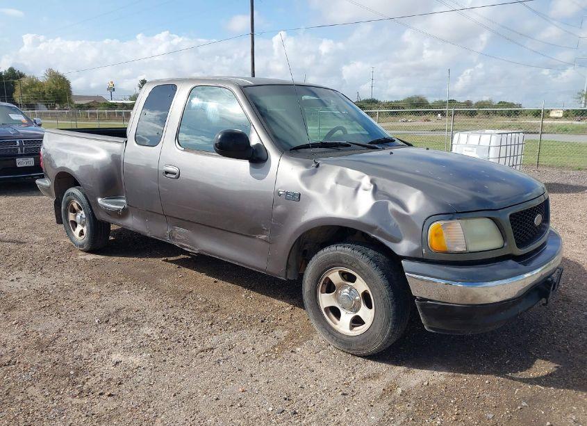 2003 Ford F-150 XL/XLT (VIN 1FTRX07293KD02082) main photo