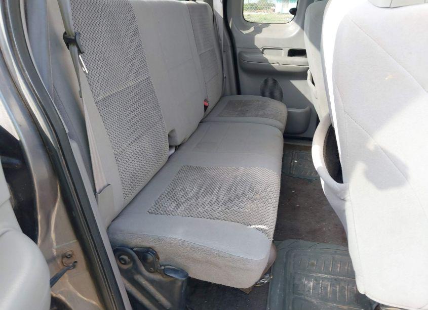 Photo 8 of 2003 Ford F-150 XL/XLT (VIN 1FTRX07293KD02082)