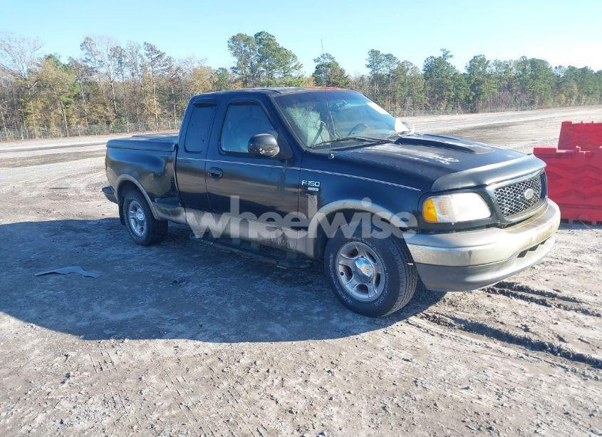 2002 Ford F-150 LARIAT/XL/XLT (VIN 1FTRX07L52KB68081) main photo