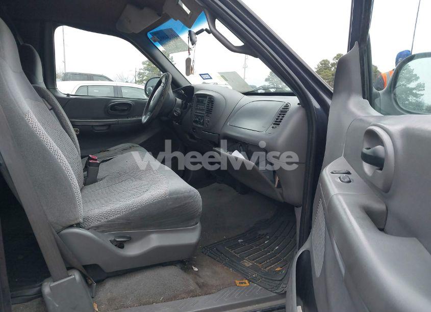 Photo 5 of 1999 Ford F-150 LARIAT/WORK SERIES/XL/XLT (VIN 1FTRX07W3XKC24438)