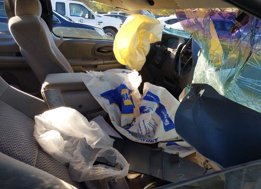 Photo 5 of 1999 Ford F-150 LARIAT/WORK SERIES/XL/XLT (VIN 1FTRX07W8XKB60591)