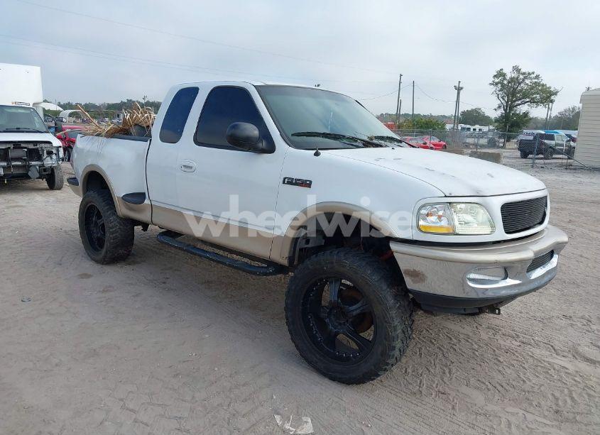 1998 Ford F-150 LARIAT/XL/XLT (VIN 1FTRX08L5WKB30810) main photo