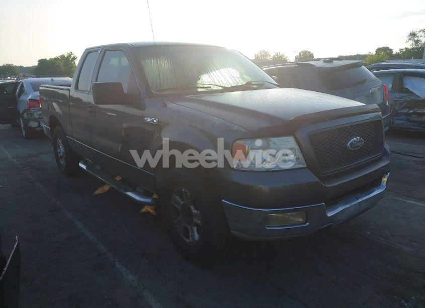 2004 Ford F-150 LARIAT/XLT (VIN 1FTRX12514KC71595) main photo