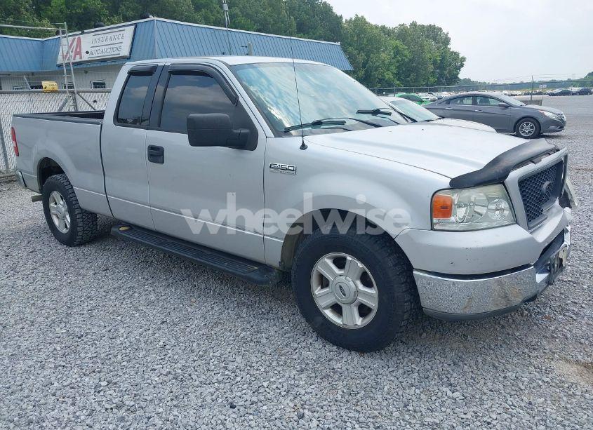 2004 Ford F-150 STX/XL/XLT (VIN 1FTRX12W04NA74635) main photo
