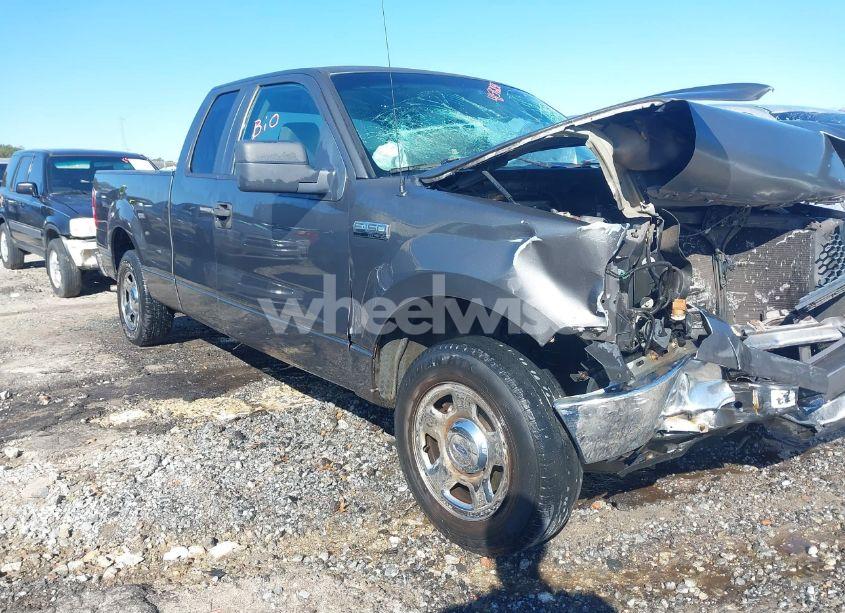 2005 Ford F-150 STX/XL/XLT (VIN 1FTRX12W05NA71090) main photo