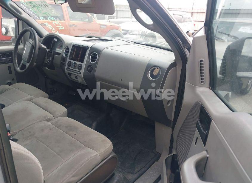 Photo 5 of 2006 Ford F-150 STX/XL/XLT (VIN 1FTRX12W06FA33922)