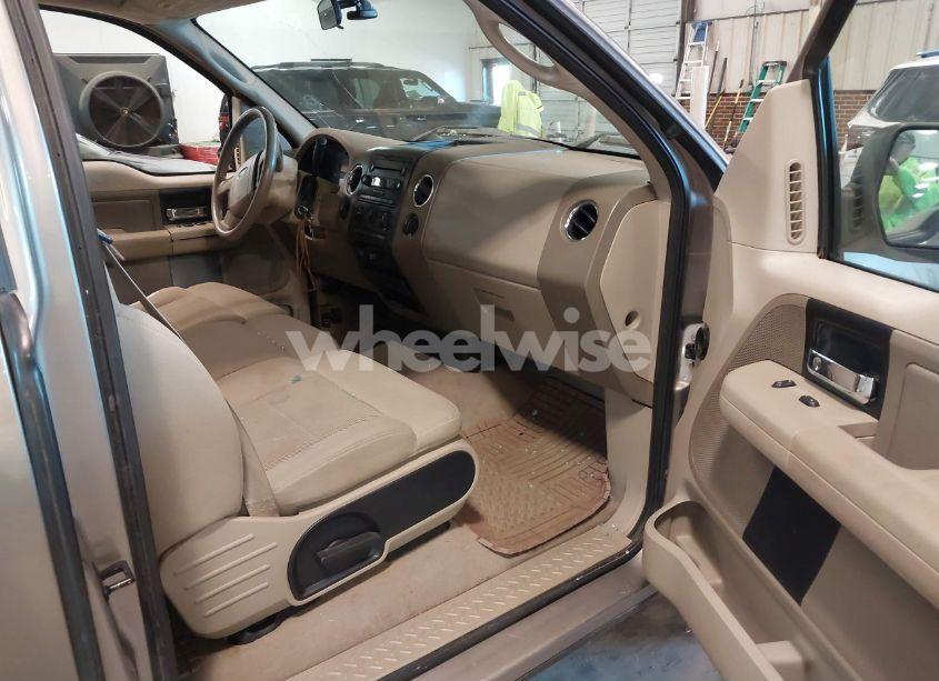 Photo 5 of 2006 Ford F-150 STX/XL/XLT (VIN 1FTRX12W06KB90373)