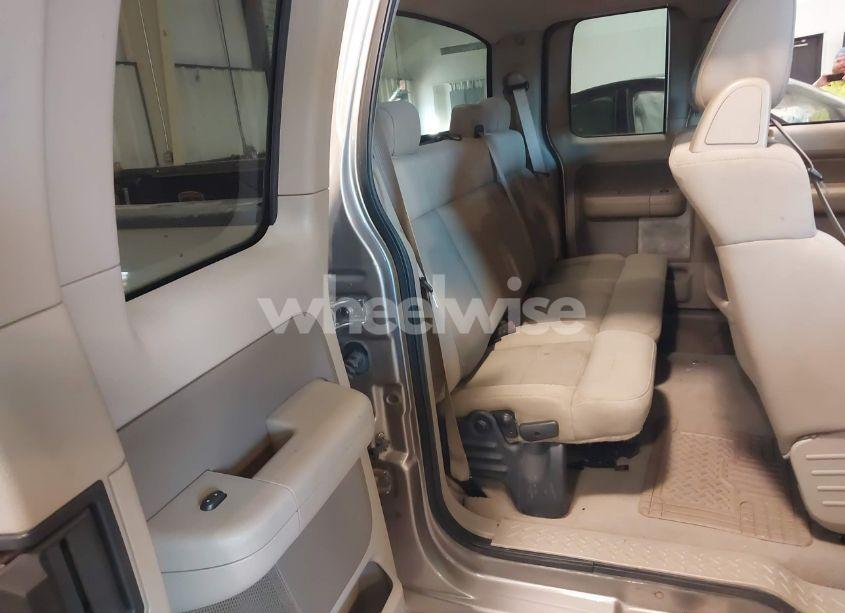 Photo 8 of 2006 Ford F-150 STX/XL/XLT (VIN 1FTRX12W06KB90373)