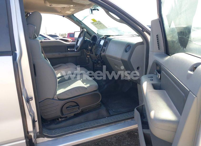 Photo 5 of 2007 Ford F-150 STX/XL/XLT (VIN 1FTRX12W07FA37647)