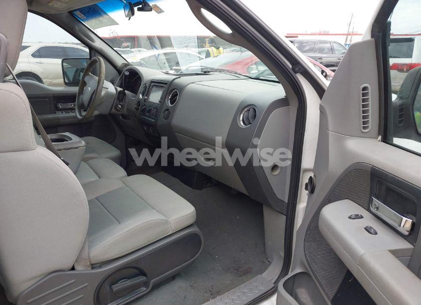 Photo 5 of 2007 Ford F-150 STX/XL/XLT (VIN 1FTRX12W07FA84774)