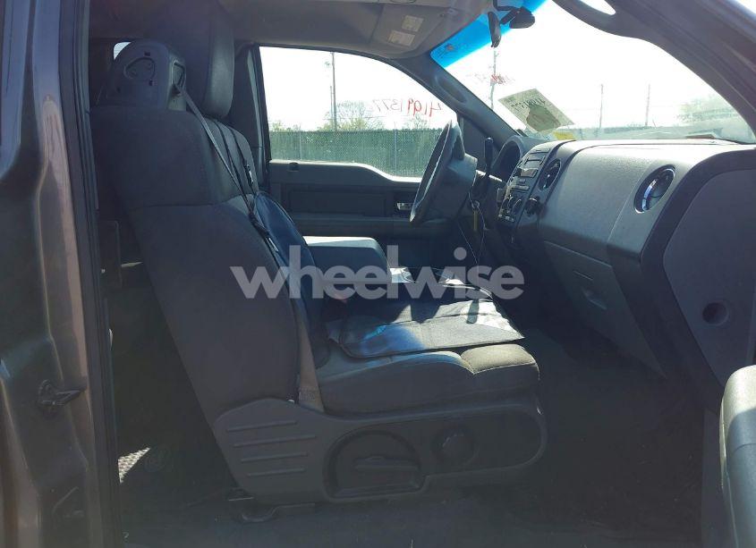 Photo 5 of 2005 Ford F-150 STX/XL/XLT (VIN 1FTRX12W15KD34012)