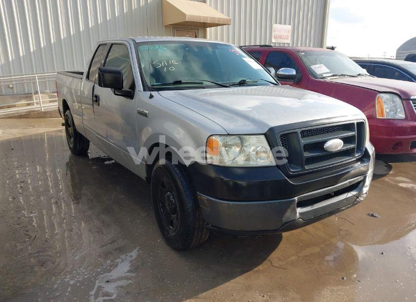 2006 Ford F-150 STX/XL/XLT (VIN 1FTRX12W16KD05871) main photo
