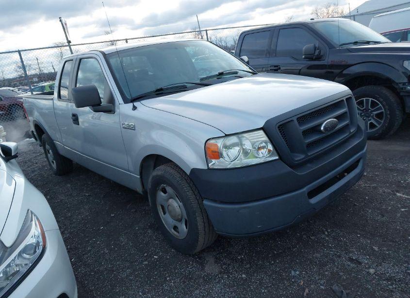 2007 Ford F-150 STX/XL/XLT (VIN 1FTRX12W27FA63621) main photo