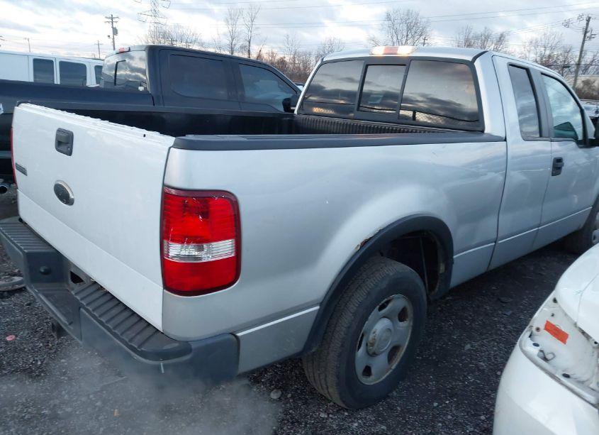 Photo 4 of 2007 Ford F-150 STX/XL/XLT (VIN 1FTRX12W27FA63621)